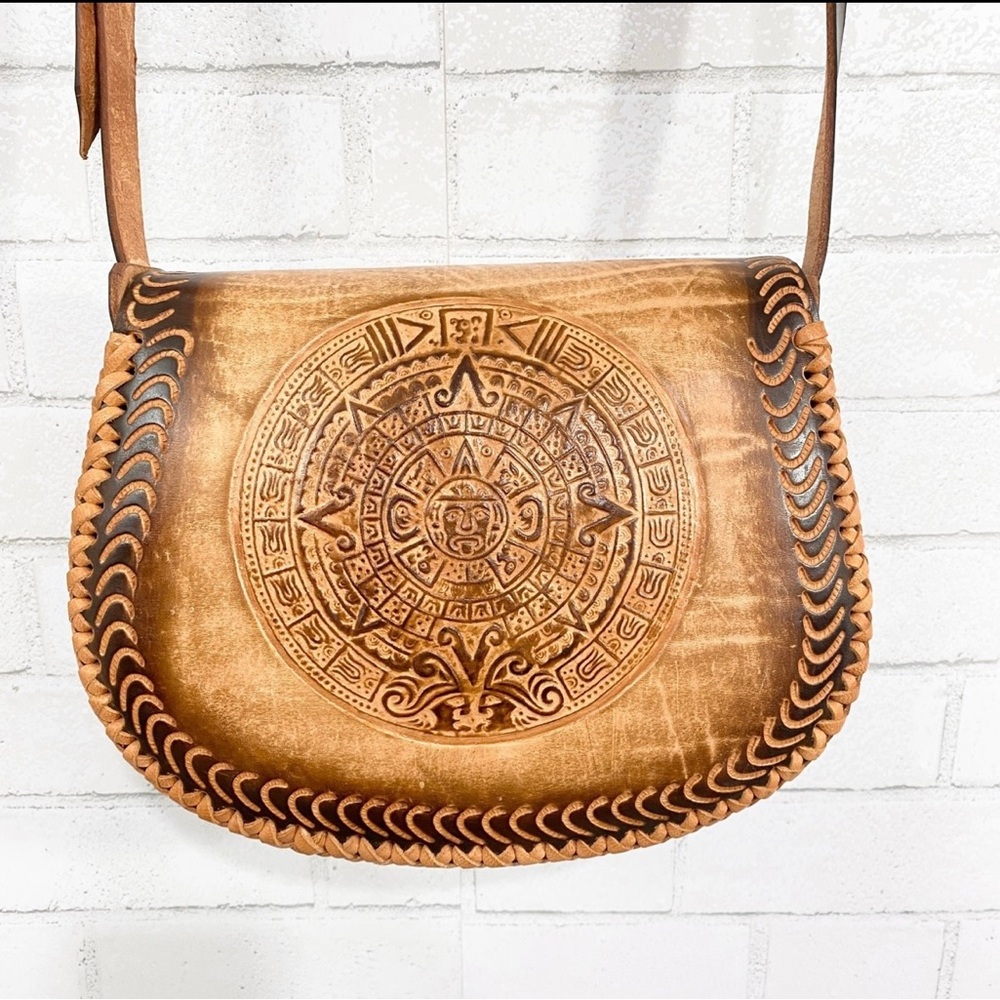 Vintage Hand-tooled Leather Handbag - Picture 3 of 9